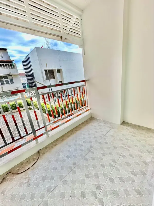 A spacious 2-bedroom, 2-bathroom condo in the heart of Hua Hin – photo 10